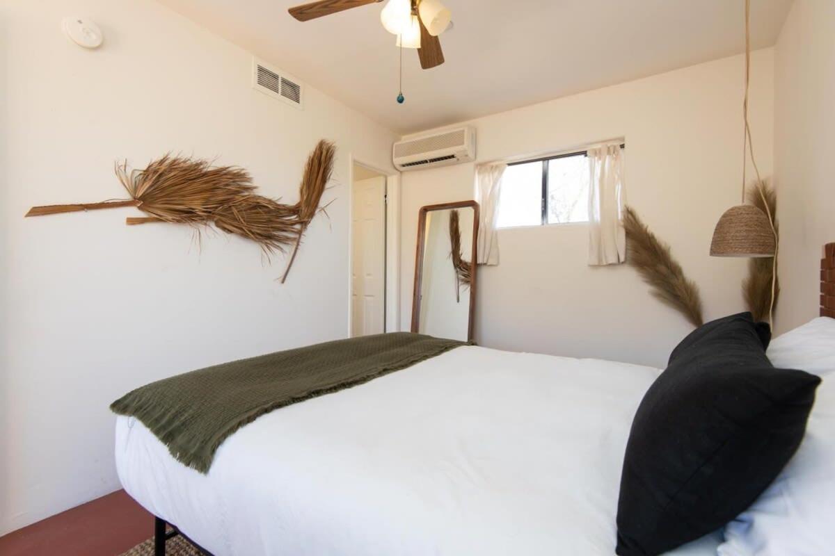 Renovated Lodge - Room 3 With Pool Access Joshua Tree Luaran gambar