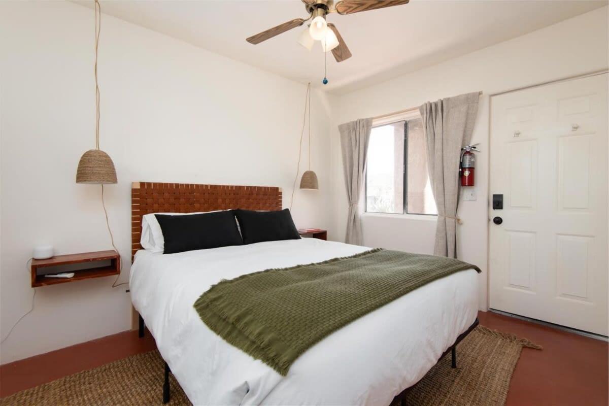 Renovated Lodge - Room 3 With Pool Access Joshua Tree Luaran gambar