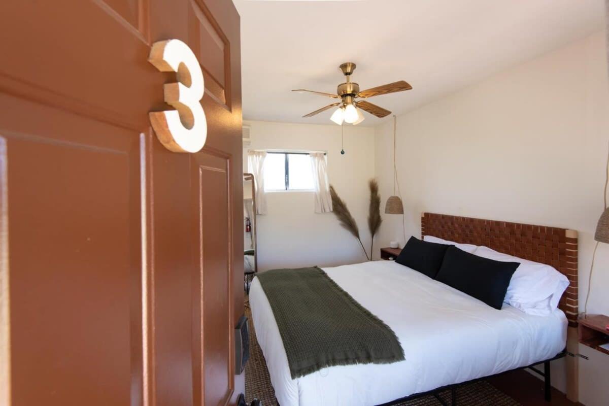 Renovated Lodge - Room 3 With Pool Access Joshua Tree Luaran gambar